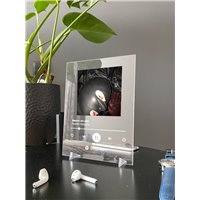 Портреты картины репродукции на заказ - Вышел покурить - Никто из вас - постер Spotify